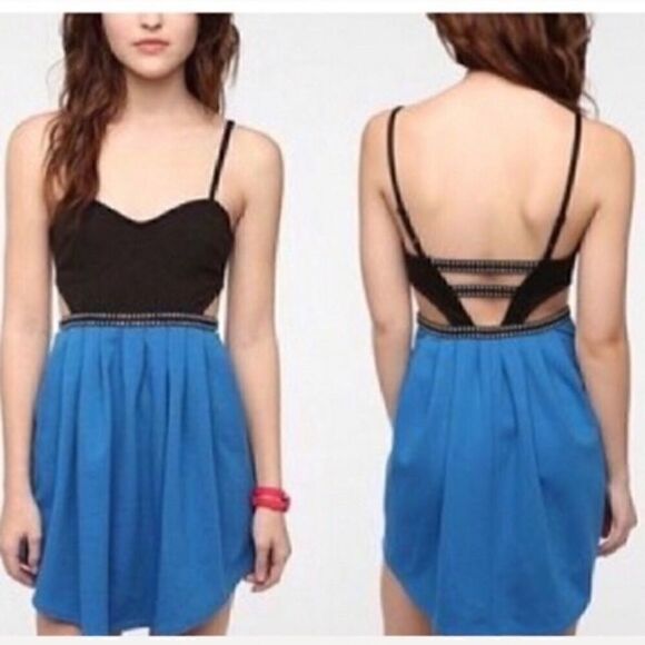 Urban Outfitters Silence + Noise Cut Out Dress - Picture 6 of 7